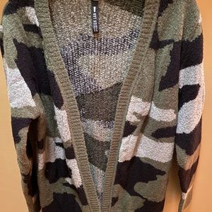 Womens Small Camo Cardigan